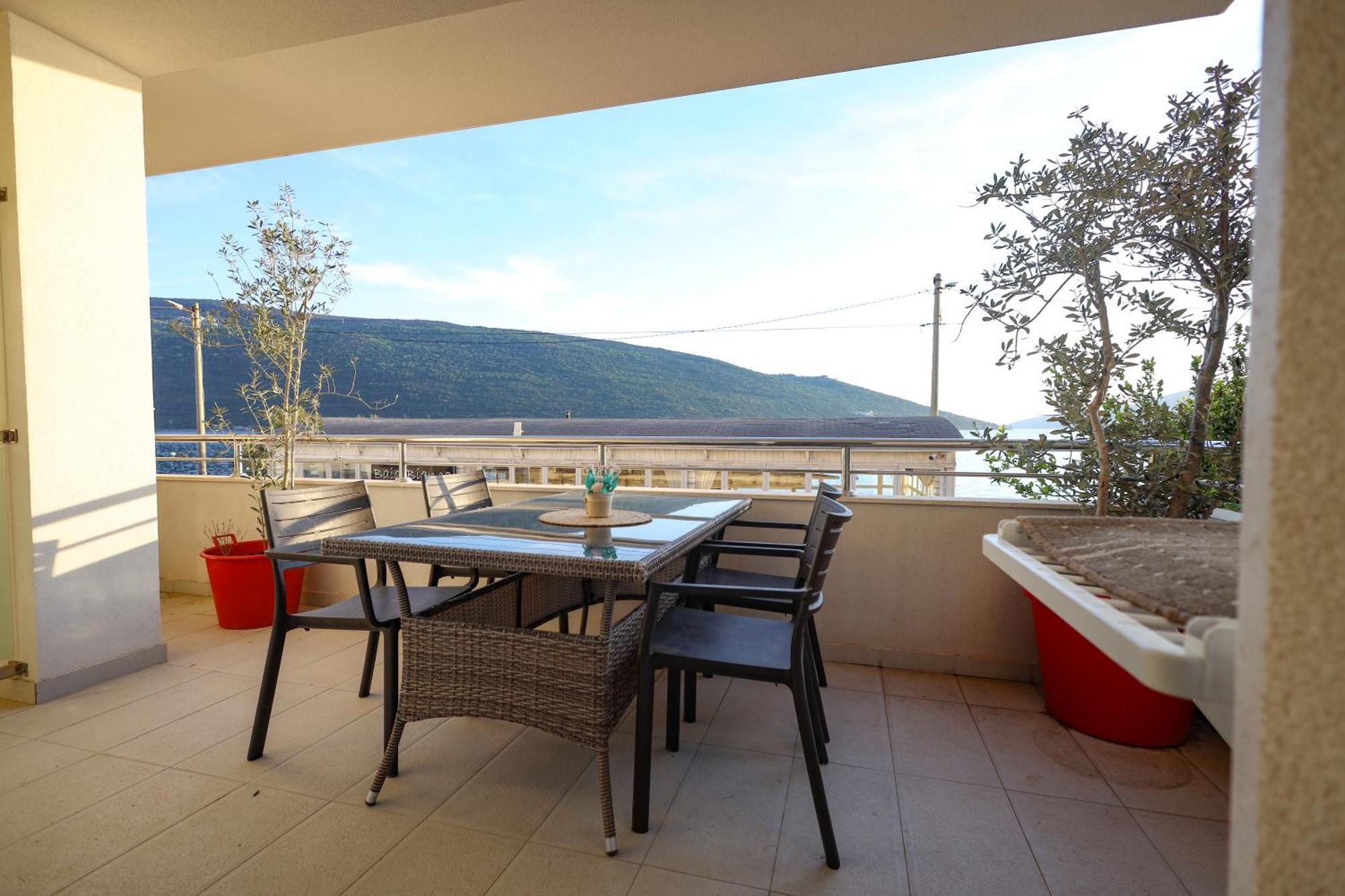 Apartments Milanovic Herceg Novi Zewnętrze zdjęcie